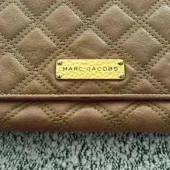 Authentic MARC JACOBS All In One Clutch Shoulder Bag Handbag Purse Tan - Picture 2 of 4